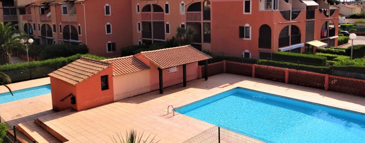 Appartement Charmant: Canet-en-Roussillon Retreat with Shared Pool Exterior photo