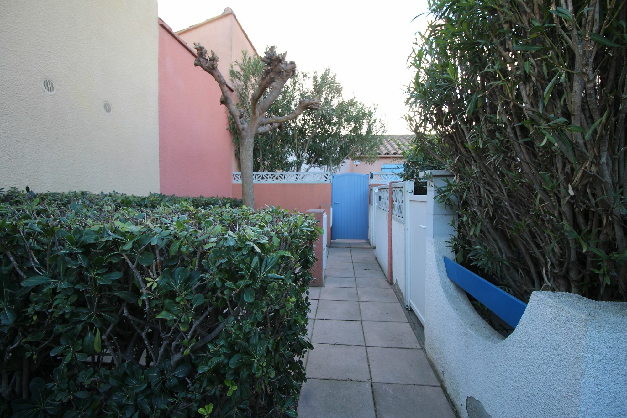 Appartement Charmant: Canet-en-Roussillon Retreat with Shared Pool Exterior photo